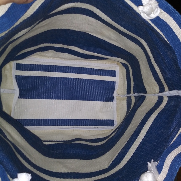 Victoria's Secret Tote - Picture 3 of 5